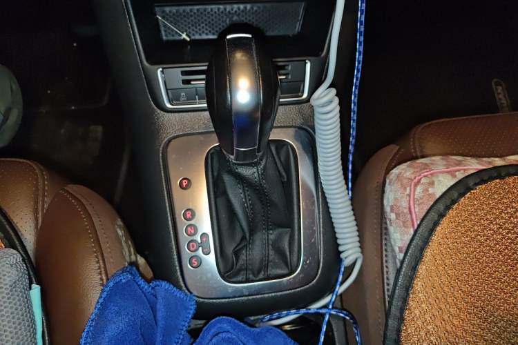Used Volkswagen Tiguan 2013 1.8TSI Automatic Two-Wheel Drive Luxury Model Gear Lever