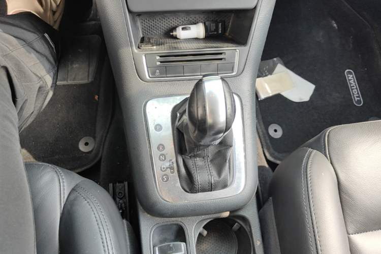 Used Volkswagen Tiguan 2013 1.8 TSI Automatic Two-Wheel Drive Comfort Edition Gear Lever