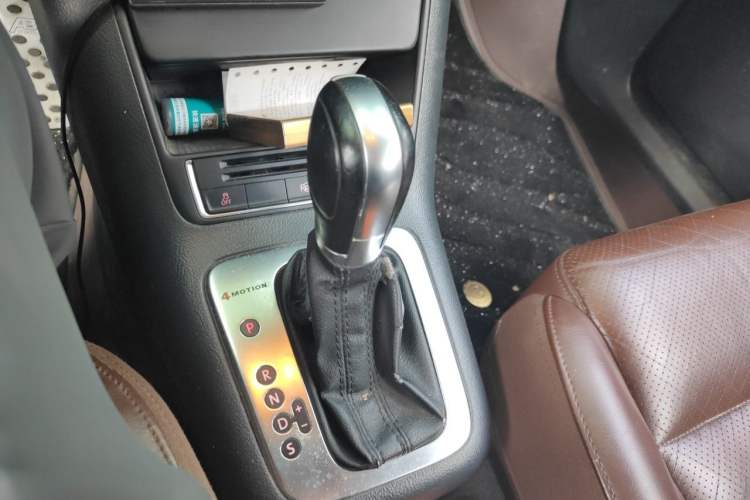 Used Volkswagen Tiguan 2013 1.8 TSI Automatic All-Wheel Drive Luxury Model Gear Lever