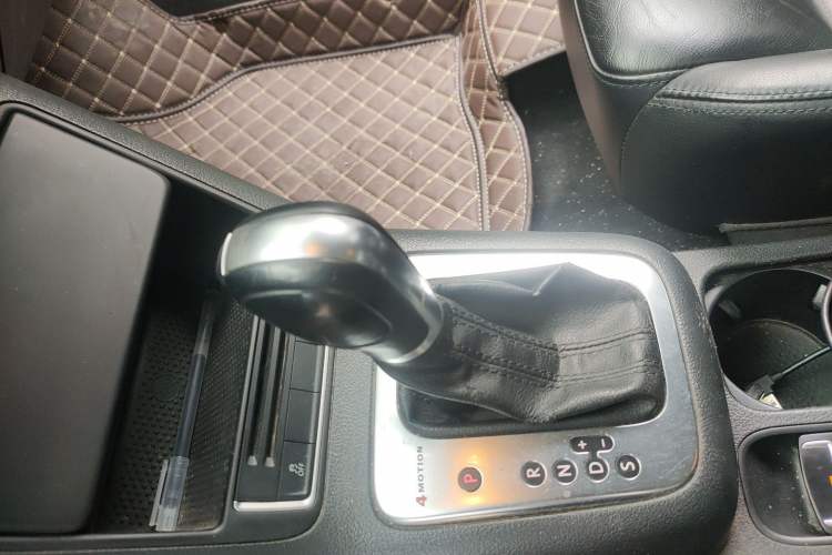 Used Volkswagen Tiguan 2013 1.8TSI Automatic All-Wheel-Drive Comfort Edition Gear Lever