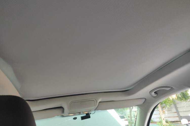 Used Volkswagen Tiguan 2013 1.8 TSI Automatic All-Wheel Drive Luxury Model Headliner