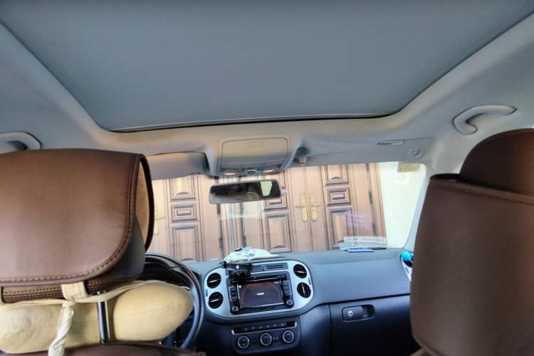 Used Volkswagen Tiguan 2013 1.8TSI Automatic Two-Wheel Drive Luxury Model Headliner