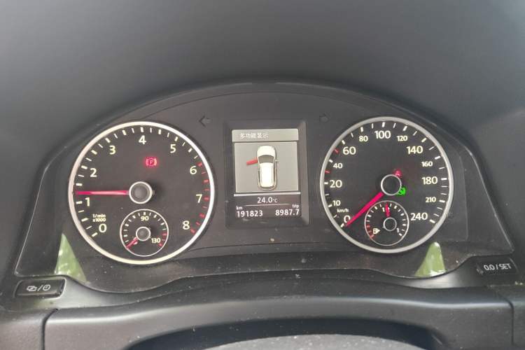 Used Volkswagen Tiguan 2013 1.8 TSI Automatic All-Wheel Drive Luxury Model Instrument Cluster