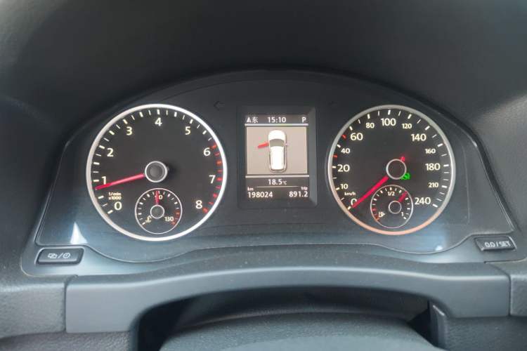 Used Volkswagen Tiguan 2013 1.8TSI Automatic Two-Wheel Drive Luxury Model Instrument Cluster