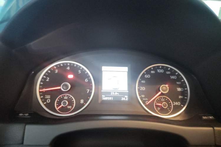 Used Volkswagen Tiguan 2013 2.0 TSI Automatic All-Wheel Drive Luxury Edition Instrument Cluster