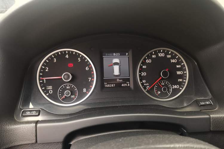 Used Volkswagen Tiguan 2013 2.0 TSI Automatic All-Wheel-Drive Flagship Edition Instrument Cluster