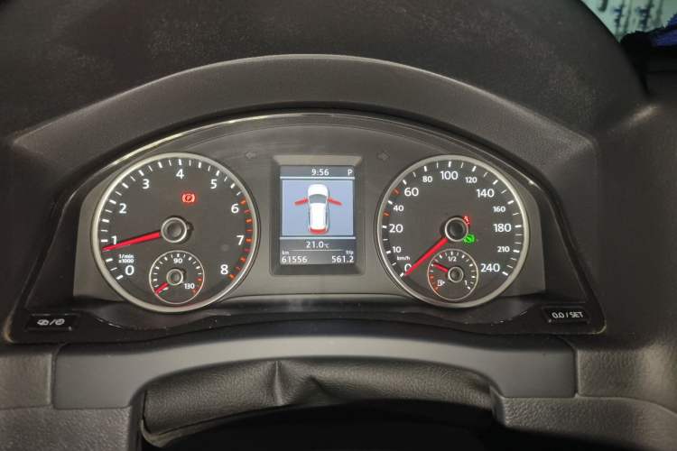 Used Volkswagen Tiguan 2013 1.8 TSI Automatic All-Wheel Drive Luxury Model Instrument Cluster