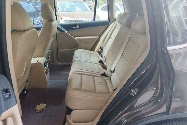 Used Volkswagen Tiguan 2013 1.8 TSI Automatic All-Wheel Drive Luxury Model Left Rear Seat