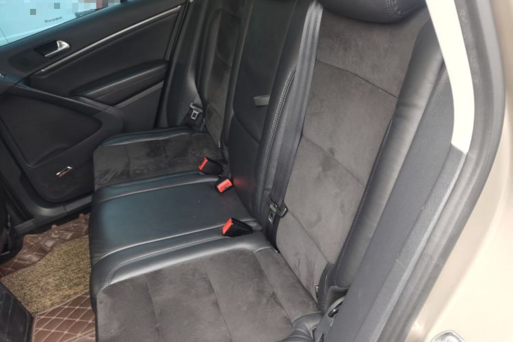 Used Volkswagen Tiguan 2013 2.0 TSI Automatic All-Wheel-Drive Flagship Edition Left Rear Seat