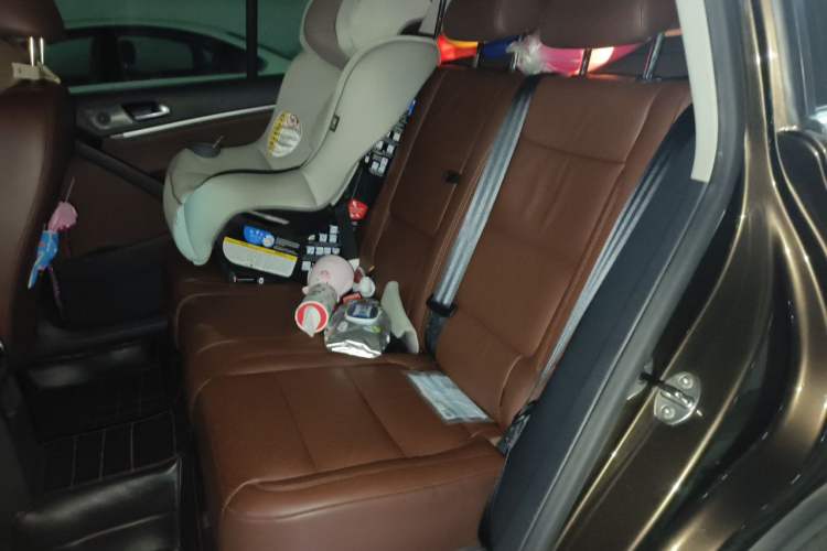 Used Volkswagen Tiguan 2013 1.8 TSI Automatic All-Wheel Drive Luxury Model Left Rear Seat