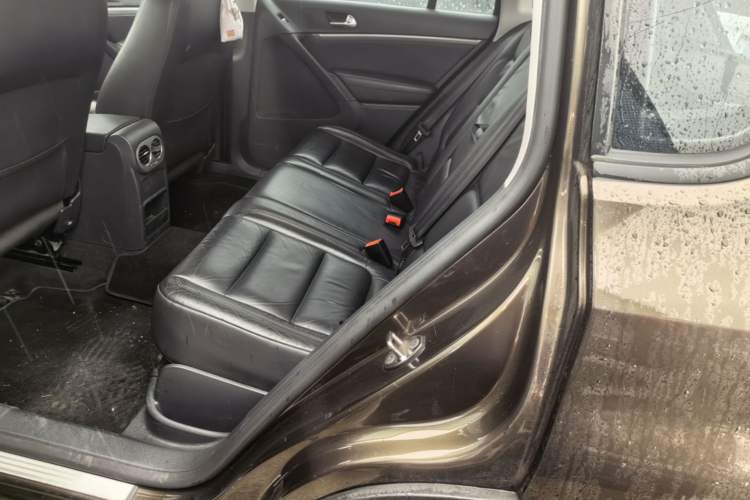Used Volkswagen Tiguan 2013 1.8 TSI Automatic Two-Wheel Drive Comfort Edition Left Rear Seat