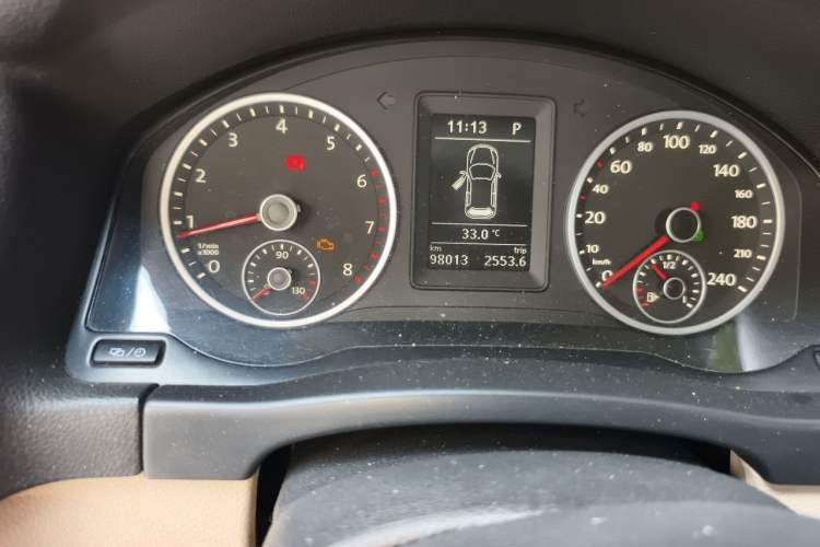 Used Volkswagen Tiguan 2013 1.8TSI Automatic Two-Wheel Drive Trend Edition Odometer Close Up