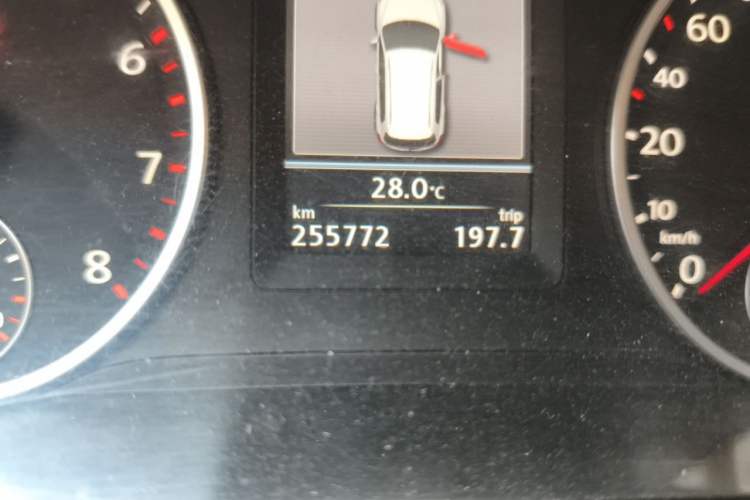 Used Volkswagen Tiguan 2013 2.0 TSI Automatic All-Wheel-Drive Flagship Edition Odometer Close Up