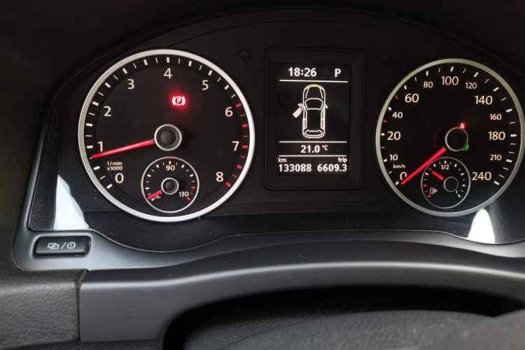 Used Volkswagen Tiguan 2013 1.8 TSI Automatic Two-Wheel Drive Comfort Edition Odometer Close Up