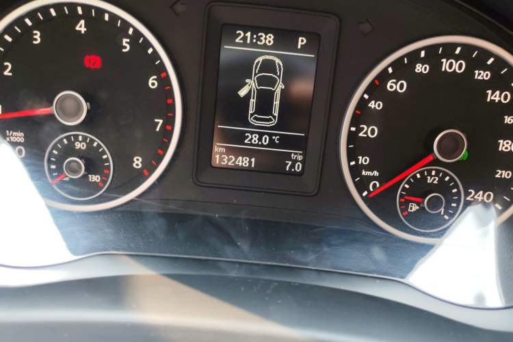 Used Volkswagen Tiguan 2013 1.8TSI Automatic Two-Wheel Drive Trend Edition Odometer Close Up