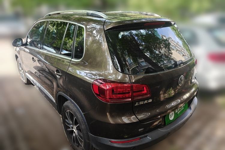 Used Volkswagen Tiguan 2013 1.8 TSI Automatic All-Wheel Drive Luxury Model Rear Left 45 Deg