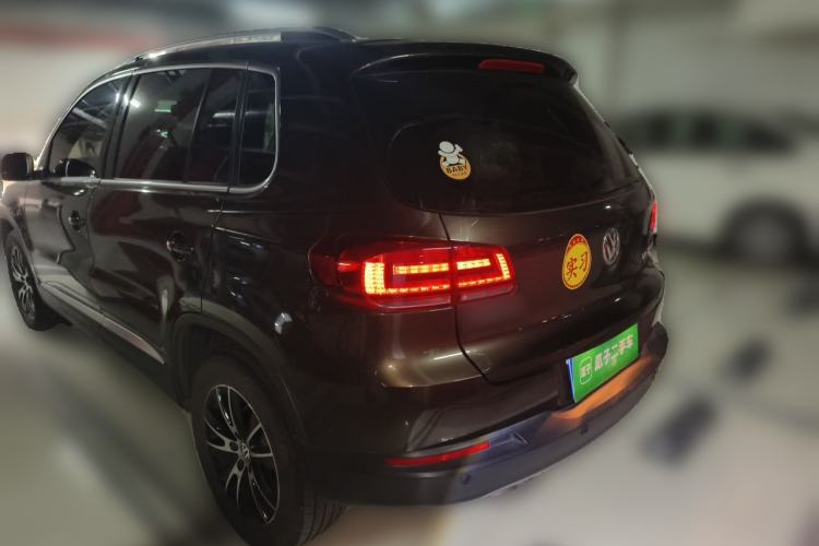 Used Volkswagen Tiguan 2013 1.8 TSI Automatic All-Wheel Drive Luxury Model Rear Left 45 Deg