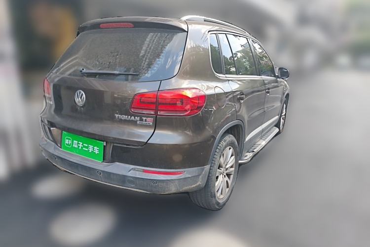 Used Volkswagen Tiguan 2013 1.8 TSI Automatic All-Wheel Drive Luxury Model Rear Right 45 Deg