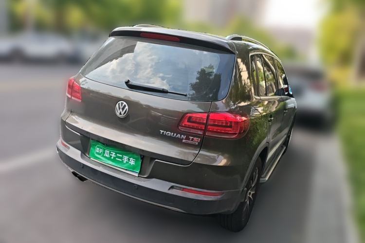 Used Volkswagen Tiguan 2013 1.8 TSI Automatic All-Wheel Drive Luxury Model Rear Right 45 Deg