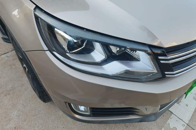 Used Volkswagen Tiguan 2013 1.8TSI Automatic Two-Wheel Drive Luxury Model Right Front Headlight