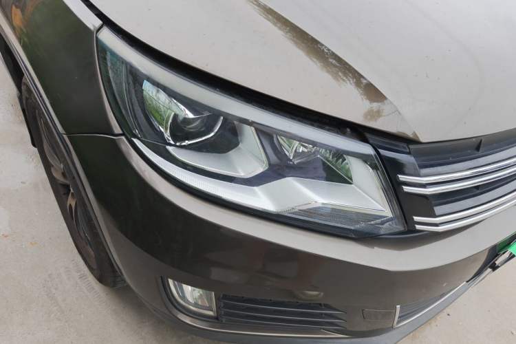 Used Volkswagen Tiguan 2013 1.8TSI Automatic Two-Wheel Drive Luxury Model Right Front Headlight