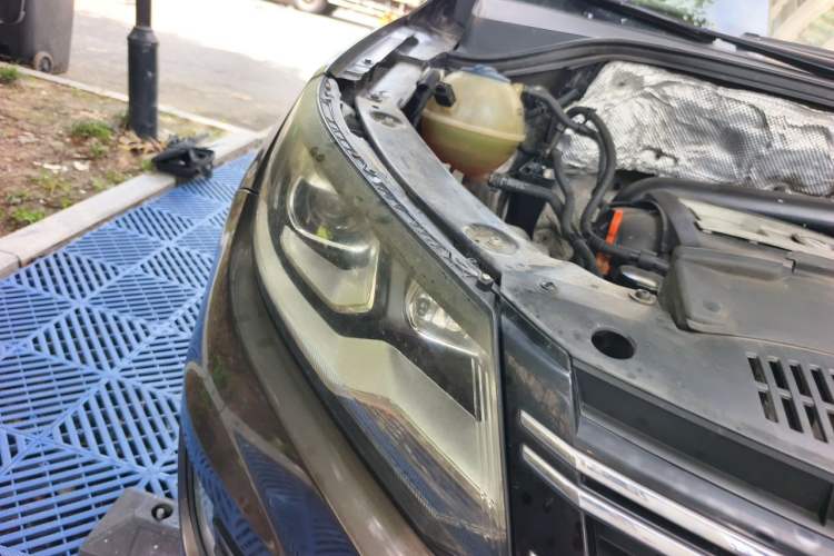 Used Volkswagen Tiguan 2013 1.8TSI Automatic Two-Wheel Drive Trend Edition Right Front Headlight