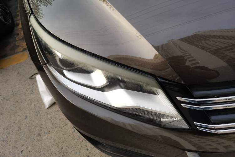 Used Volkswagen Tiguan 2013 1.8 TSI Automatic Two-Wheel Drive Comfort Edition Right Front Headlight