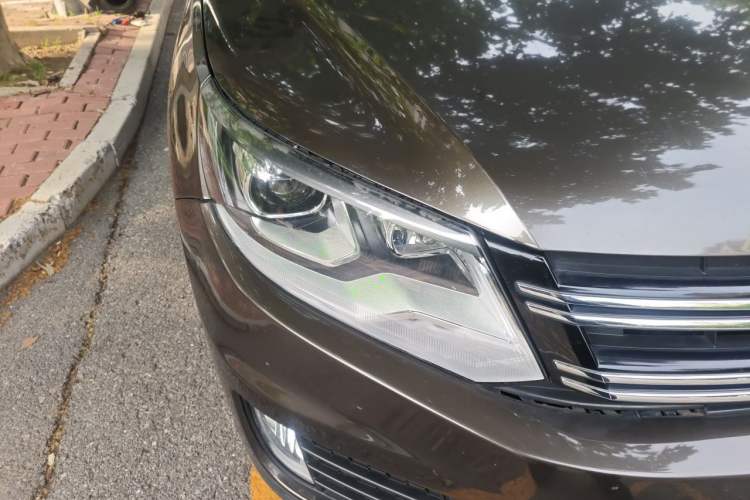 Used Volkswagen Tiguan 2013 1.8TSI Automatic Two-Wheel Drive Luxury Model Right Front Headlight