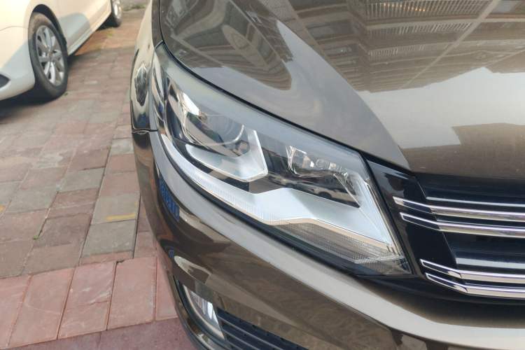 Used Volkswagen Tiguan 2013 1.8TSI Automatic Two-Wheel Drive Trend Edition Right Front Headlight