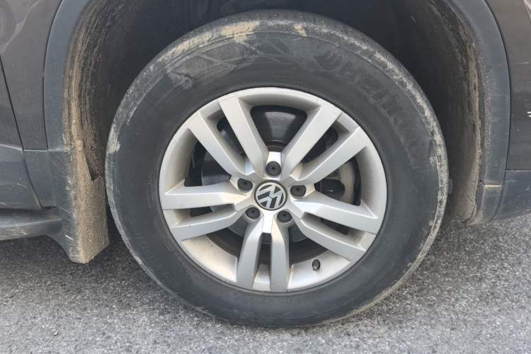 Used Volkswagen Tiguan 2013 1.8TSI Automatic Two-Wheel Drive Trend Edition Right Front Wheel Hub
