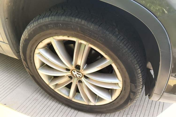 Used Volkswagen Tiguan 2013 2.0 TSI Automatic All-Wheel-Drive Flagship Edition Right Front Wheel Hub