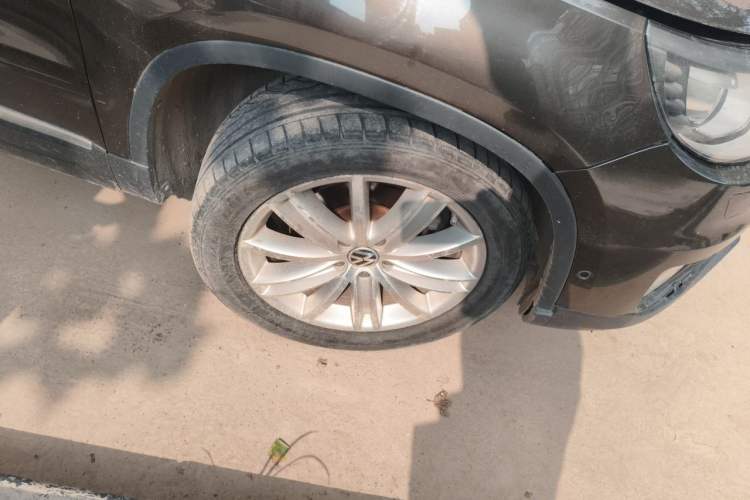Used Volkswagen Tiguan 2013 2.0 TSI Automatic All-Wheel-Drive Flagship Edition Right Front Wheel Hub
