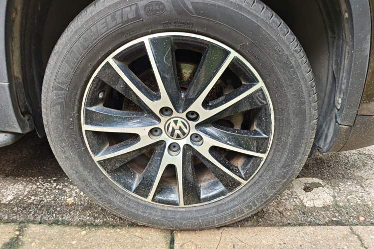 Used Volkswagen Tiguan 2013 1.8TSI Automatic Two-Wheel Drive Luxury Model Right Front Wheel Hub