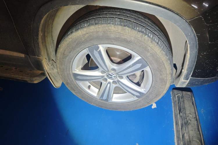 Used Volkswagen Tiguan 2013 1.8 TSI Automatic Two-Wheel Drive Comfort Edition Right Front Wheel Hub