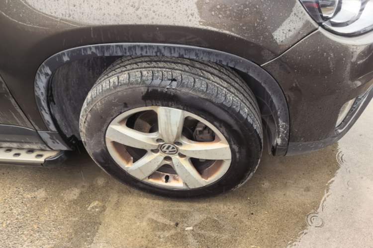 Used Volkswagen Tiguan 2013 1.8 TSI Automatic Two-Wheel Drive Comfort Edition Right Front Wheel Hub