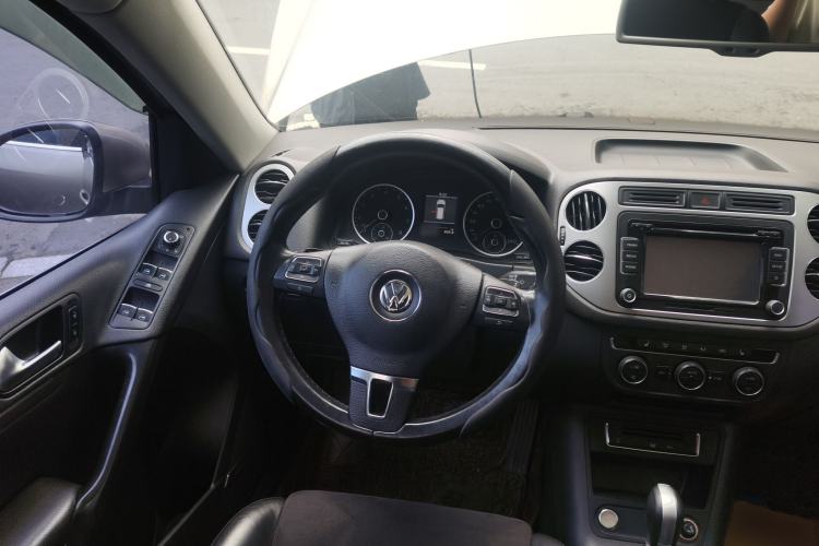 Used Volkswagen Tiguan 2013 2.0 TSI Automatic All-Wheel-Drive Flagship Edition Steering Wheel