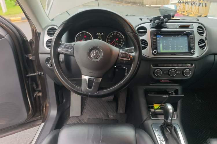 Used Volkswagen Tiguan 2013 1.8TSI Automatic Two-Wheel Drive Trend Edition Steering Wheel