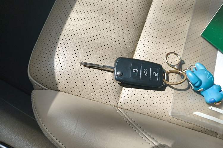Used Volkswagen Tiguan 2013 1.8 TSI Automatic All-Wheel Drive Luxury Model Vehicle Key