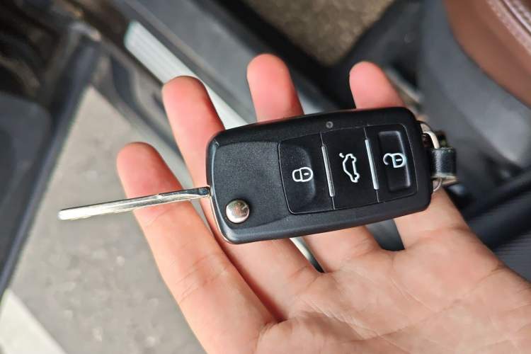 Used Volkswagen Tiguan 2013 1.8 TSI Automatic All-Wheel Drive Luxury Model Vehicle Key