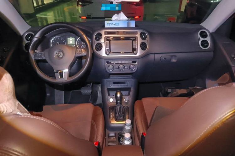 Used Volkswagen Tiguan 2013 2.0 TSI Automatic All-Wheel-Drive Flagship Edition Center Console