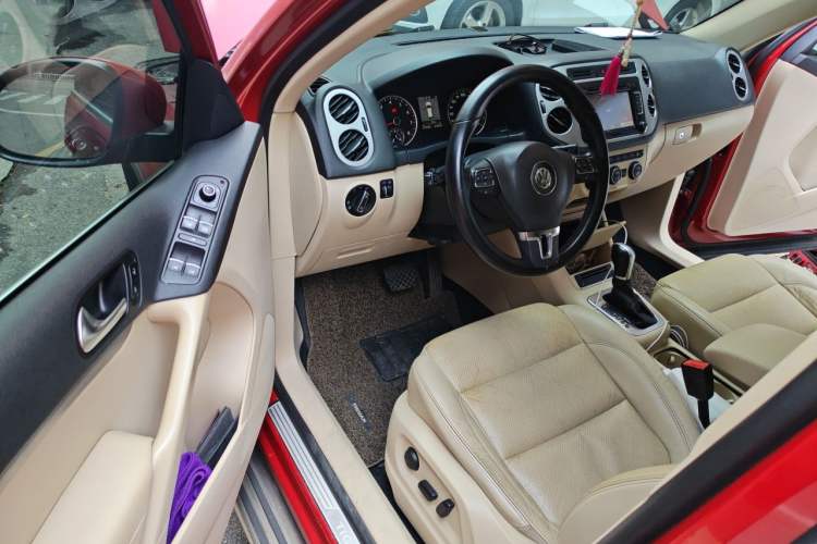 Used Volkswagen Tiguan 2013 1.8 TSI Automatic All-Wheel Drive Luxury Model Driver Seat