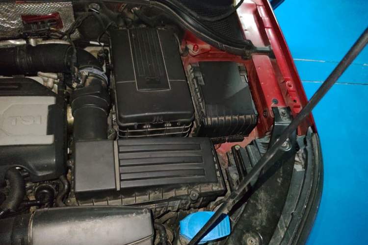 Used Volkswagen Tiguan 2013 1.8 TSI Automatic Two-Wheel Drive Comfort Edition Engine Bay Left