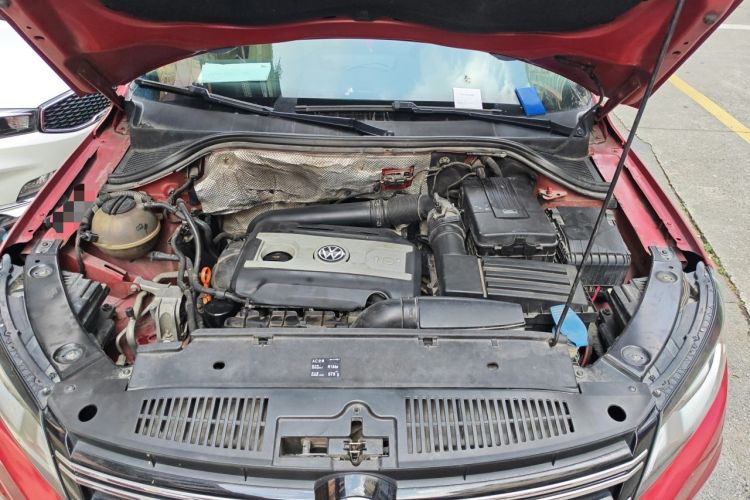 Used Volkswagen Tiguan 2013 1.8 TSI Automatic All-Wheel Drive Luxury Model Engine Bay
