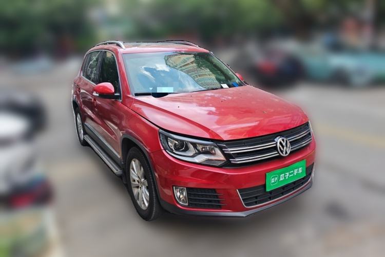 Used Volkswagen Tiguan 2013 1.8 TSI Automatic All-Wheel Drive Luxury Model Front Right 45 Deg
