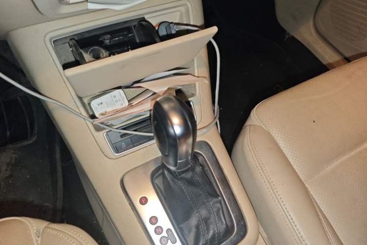 Used Volkswagen Tiguan 2013 1.8TSI Automatic Two-Wheel Drive Luxury Model Gear Lever
