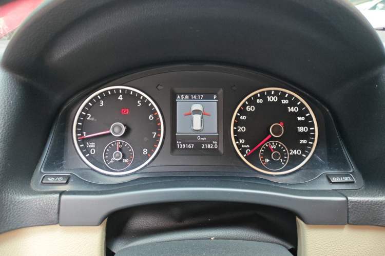 Used Volkswagen Tiguan 2013 1.8 TSI Automatic All-Wheel Drive Luxury Model Instrument Cluster