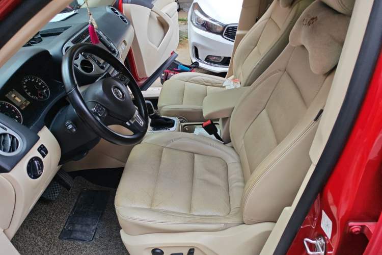 Used Volkswagen Tiguan 2013 1.8 TSI Automatic All-Wheel Drive Luxury Model Left Front Seat