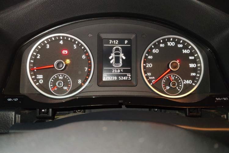 Used Volkswagen Tiguan 2013 1.8 TSI Automatic Two-Wheel Drive Comfort Edition Odometer Close Up