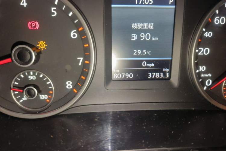 Used Volkswagen Tiguan 2013 2.0 TSI Automatic All-Wheel-Drive Flagship Edition Odometer Close Up