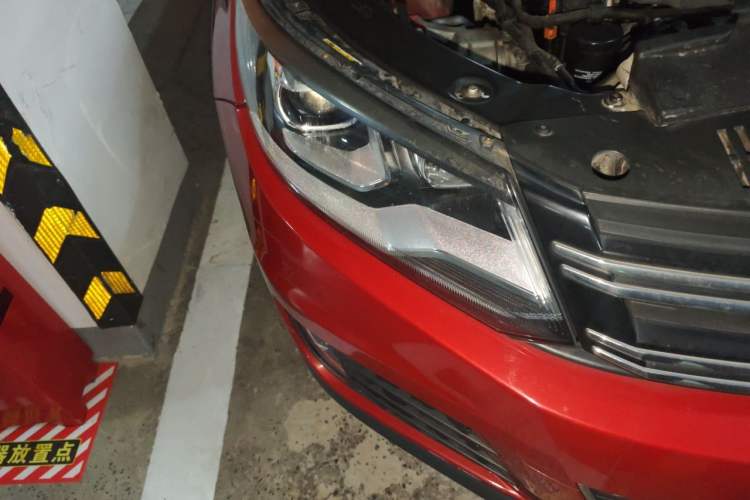 Used Volkswagen Tiguan 2013 1.8TSI Automatic Two-Wheel Drive Luxury Model Right Front Headlight